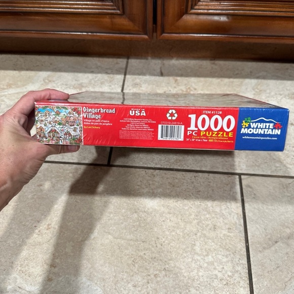 White Mountain GINGERBREAD VILLAGE Christmas Puzzle 1000 Pieces NEW - Picture 4 of 5